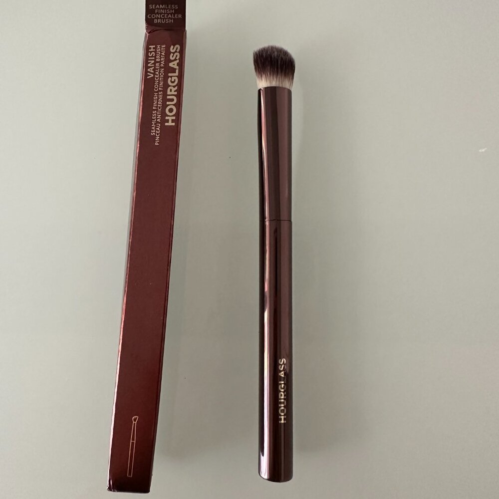 HOURGLASS Vanish Seamless Finish Concealer Brush NWT - Picture 8 of 9